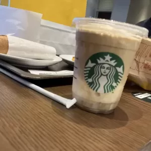 スタバで一休憩😊のサムネイル